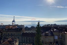 Rijeka, Bulevard, etaža stare vile površine 194 m2, Rijeka, Wohnung