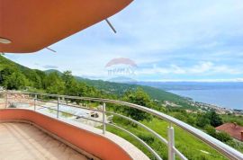 OPATIJA,DOBREĆ- Stan 98,75 m2 s  pogledom na more i bazenom, Opatija - Okolica, Appartment