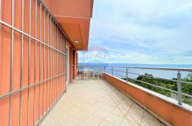 OPATIJA,DOBREĆ- Stan 98,75 m2 s  pogledom na more i bazenom, Opatija - Okolica, Appartment