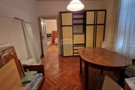 Istra, Pula, veliki stan sa garažom, 3S+DB, Pula, Apartamento