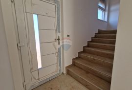 Istra, Pula, Šišan, dvojna kuća za odmor sa bazenom 4S+1DB, Ližnjan, House