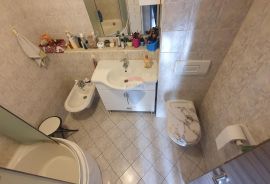 ISTRA, potpuno renoviran trosoban stan, Pula, Appartment