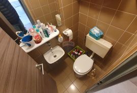 ISTRA, potpuno renoviran trosoban stan, Pula, Appartement