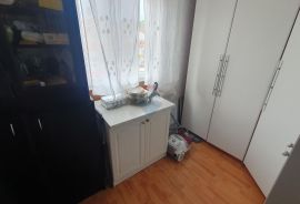 ISTRA, potpuno renoviran trosoban stan, Pula, Appartment