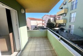 Otok Krk, Klimno, Stan u modernoj zgradi, 400 metara od mora, Dobrinj, Appartment