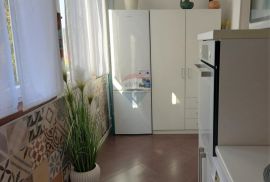 Rovinj - stan 68m2 - četiri spavaće sobe 500m od plaže, Rovinj, Apartamento