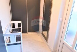 Rovinj-7km.prekrasno novouređeni stan s pogledom na more-112m2, Rovinj, Apartamento