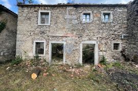 Istra, Ćićarija, autohtona istarska kuća za renovaciju, Lanišće, House