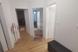 KASTAV- trosobni stan za dugoročni najam s bazenom, Kastav, Apartamento