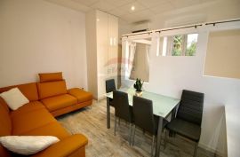 OPATIJA,LOVRAN- 1.red do mora, stan 35 m2, balkon, parking, pogled na more, Lovran, Stan