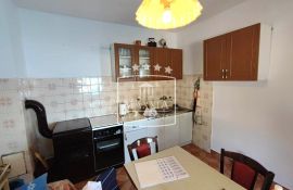 Tribanj - kuća katnica 30m od mora, otvoren pogled! 150000€, Starigrad, House