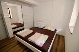 OPATIJA,LOVRAN- novogradnja, stan 2S+DB, vlastiti bazen i vrt, parking, pogled na more, Lovran, Appartement