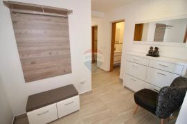 OPATIJA,LOVRAN- novogradnja, stan 2S+DB, vlastiti bazen i vrt, parking, pogled na more, Lovran, Appartment