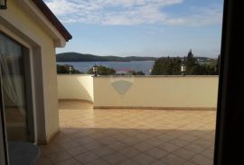 Ista, Medulin, apartmanska kuća sa bazenom 150m od mora, Medulin, House