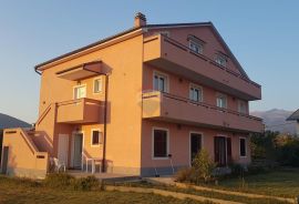 Grobnik, Dražice - kuća površine 372 m2 na mirnoj lokaciji, Jelenje, Casa