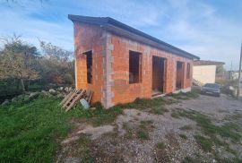 KASTAV,CENTAR- Poslovna zgrada 79 m2 na parceli 326 m2, Kastav, Gewerbeimmobilie