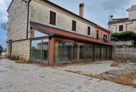 Istra - Kanfanar - etaža kuće + podrum 300m2, Kanfanar, House