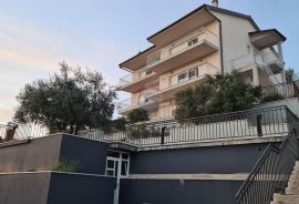 Viškovo, Saršoni - 2S+DB stan na 1. katu od 82m2 s bazenom na korištenje, Viškovo, Appartment