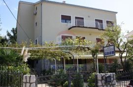 Crikvenica, Selce - Vila sa 7 apartmana i velikom okućnicom, Crikvenica, Дом