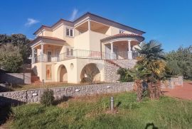 OPATIJA, POBRI - obiteljska vila s bazenom i panoramskim pogledom, Opatija - Okolica, Haus