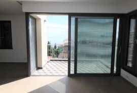 OPATIJA - luksuzni stan u centru s pogledom, Opatija, Apartamento