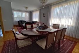 Velika Gorica, kuća 432 m2, Velika Gorica, House