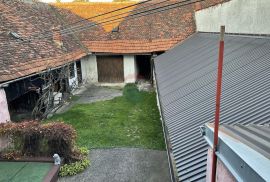 Karlovac; Zvijezda, kuća sa dva odvojena stana pogodno za investiciju, Karlovac, House