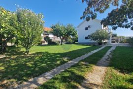 KRK - Baška - kuća 200m² - vrta 654m², Baška, Famiglia