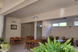 Istra, Medulin, hotel sa 20 soba i dvosobnim stanom i pogledom na more, Medulin, Famiglia