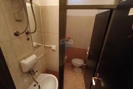 Rijeka, Hosti, poslovni prostor 84m2 u prizemlju, Rijeka, Poslovni prostor