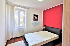 PULA, CENTAR, renoviran stan 100m od tržnice, Pula, Appartement