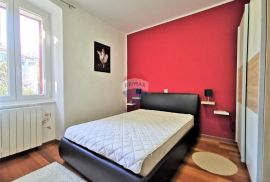 PULA, CENTAR, renoviran stan 100m od tržnice, Pula, Appartement