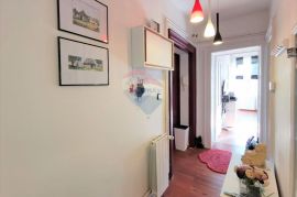 PULA, CENTAR, renoviran stan 100m od tržnice, Pula, Appartement