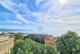 OPATIJA-CENTAR, stan 150 m2 sa  balkonom, parkingom i pogledom na more, Opatija, شقة