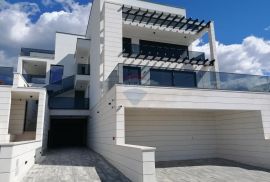 Crikvenica, Crikvenica- dvoetažni stan sa bazenom i liftom u villi visoke kvalitete, Crikvenica, Apartamento