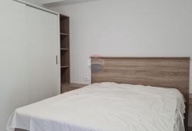 Poreč: Moderan stan 92 m 2 s bazenom izvrsne lokacije, Poreč, Appartment