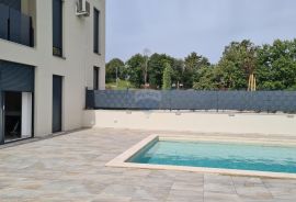 Poreč: Moderan stan 92 m 2 s bazenom izvrsne lokacije, Poreč, Appartment