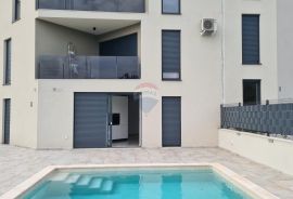 Poreč: Moderan stan 92 m 2 s bazenom izvrsne lokacije, Poreč, Appartement