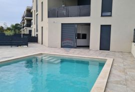 Poreč: Moderan stan 92 m 2 s bazenom izvrsne lokacije, Poreč, Apartamento