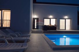 Kraljevica, kuća s bazenom i jacuzzijem 135m2, Kraljevica, Maison