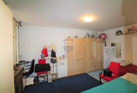 Rovinj,stan 37m2,1.kat,80m od glavnog gradskog trga, Rovinj, Appartamento