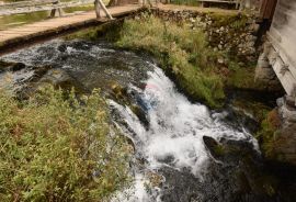 Otočac, Vila s garažom i okućnicom, mirna i lijepa lokacija, Otočac, Дом