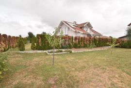 Otočac, Vila s garažom i okućnicom, mirna i lijepa lokacija, Otočac, House