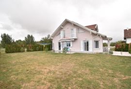 Otočac, Vila s garažom i okućnicom, mirna i lijepa lokacija, Otočac, House