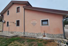 Grobnik, Dražice - kuća površine 399 m2 s velikom okućnicom na mirnoj lokaciji, Jelenje, Casa