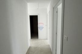 Dvosobni stan s okućnicom u novogradnji u Poreču, Poreč, Apartamento