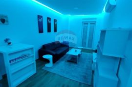 Rijeka, Centar, adaptirana 2 stana površine 113m2, Rijeka, Appartement