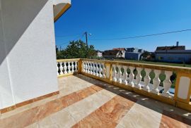 SESVETE, luksuzna samostojeća kuća novije gradnje (4SB+DB), Sesvete, House