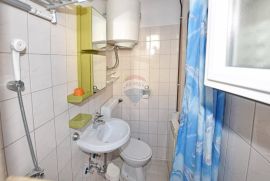 Funtana, apartmanska kuća na samo 100 metara od mora, Funtana, Kuća