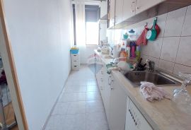 Kastav, Centar, 2S + DB, sa terasom i pogledom na more, Kastav, Apartamento